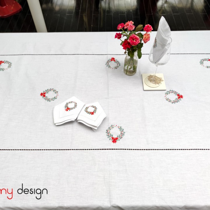 Christmas rectangle table cloth included with 8 napkins- Holly embroidery (size 200x150 cm)